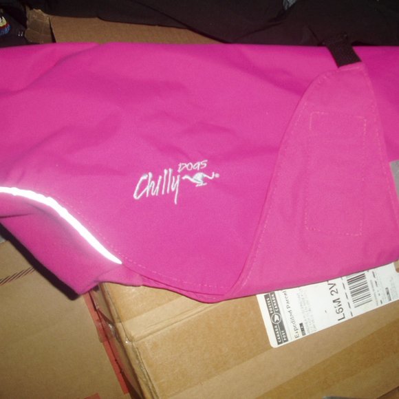 Canada Pooch Pink Expedition Raincoat & Chilly Dog - Picture 9 of 16